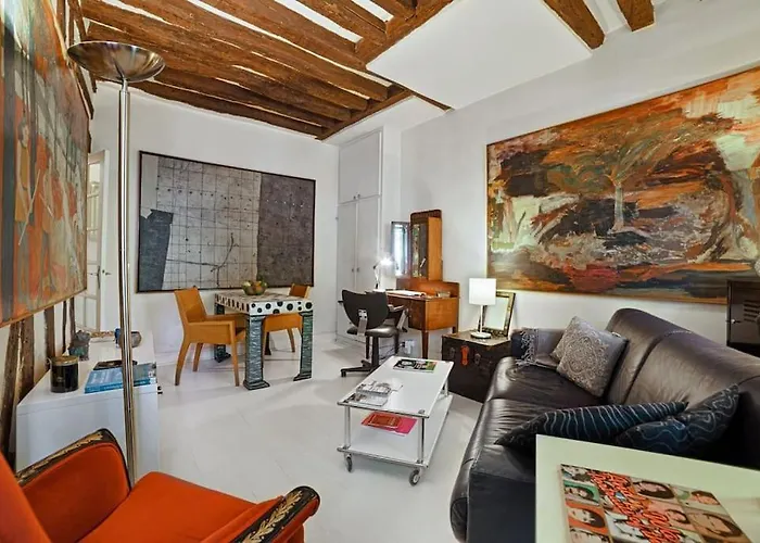 Artistic Apartment In Paris 12